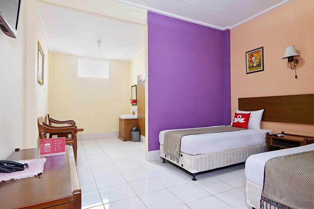 Zen Rooms Riau Natuna Бандунг Екстериор снимка