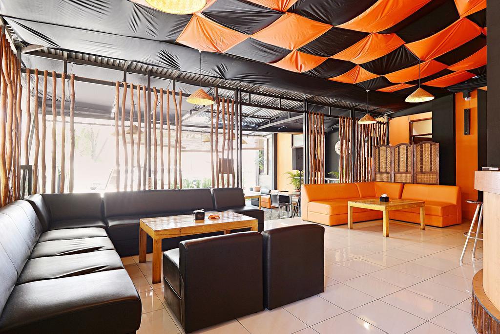 Zen Rooms Riau Natuna Бандунг Екстериор снимка
