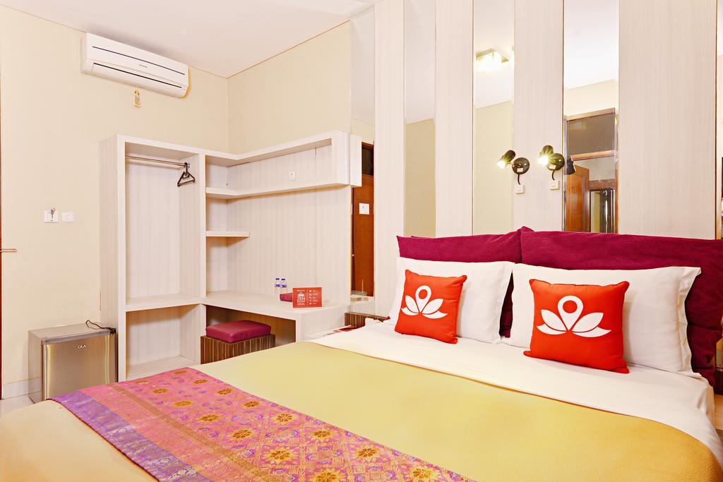 Zen Rooms Riau Natuna Бандунг Екстериор снимка