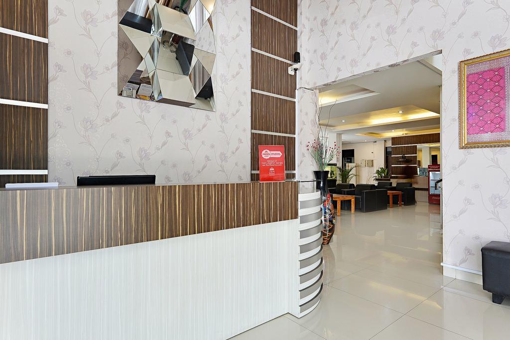 Zen Rooms Riau Natuna Бандунг Екстериор снимка