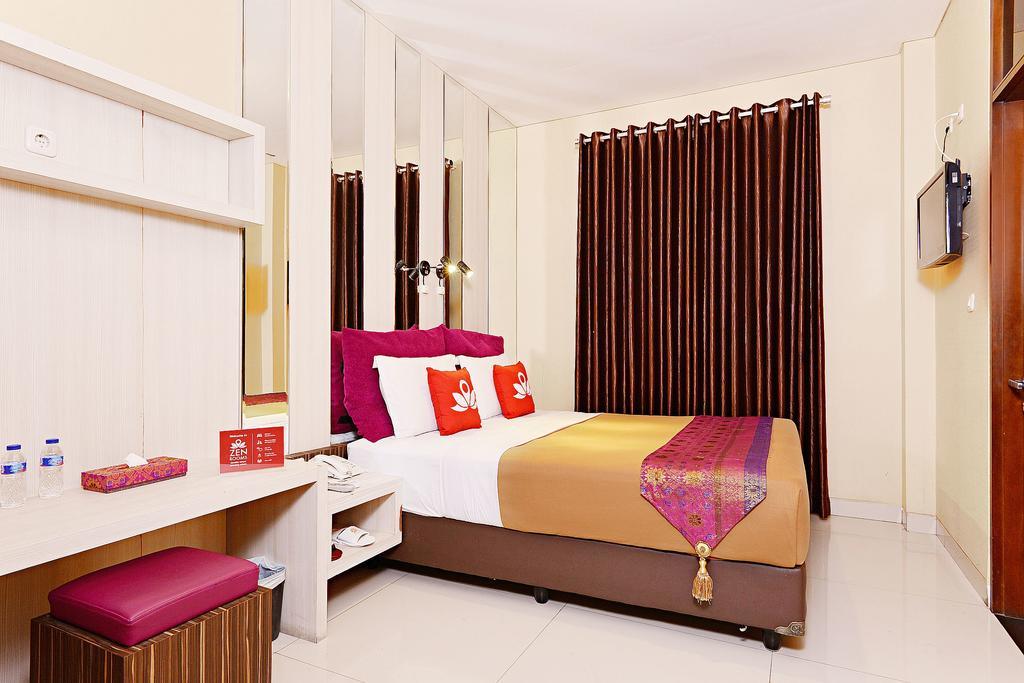 Zen Rooms Riau Natuna Бандунг Екстериор снимка