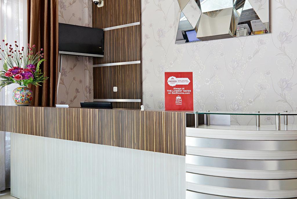 Zen Rooms Riau Natuna Бандунг Екстериор снимка
