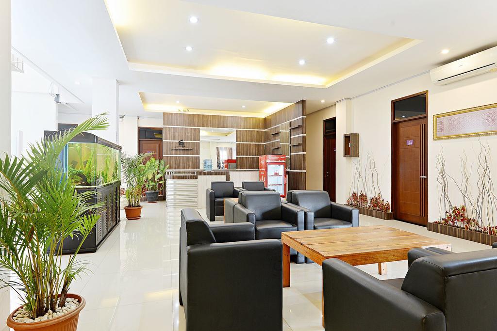 Zen Rooms Riau Natuna Бандунг Екстериор снимка