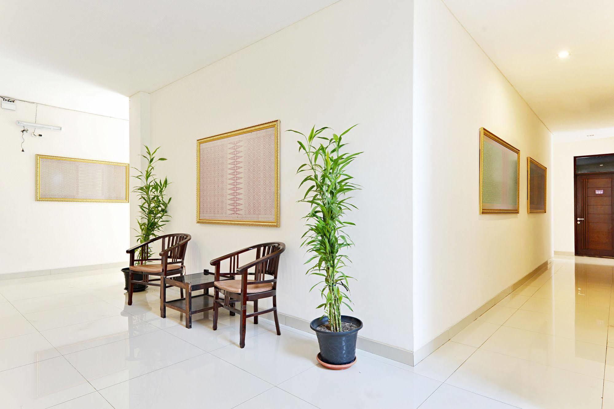 Zen Rooms Riau Natuna Бандунг Екстериор снимка